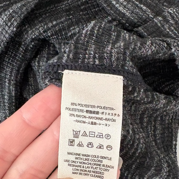 We The Free Gray Turtleneck Back Slit Knit Tunic Top Size Medium Neutral Boho - Picture 8 of 8